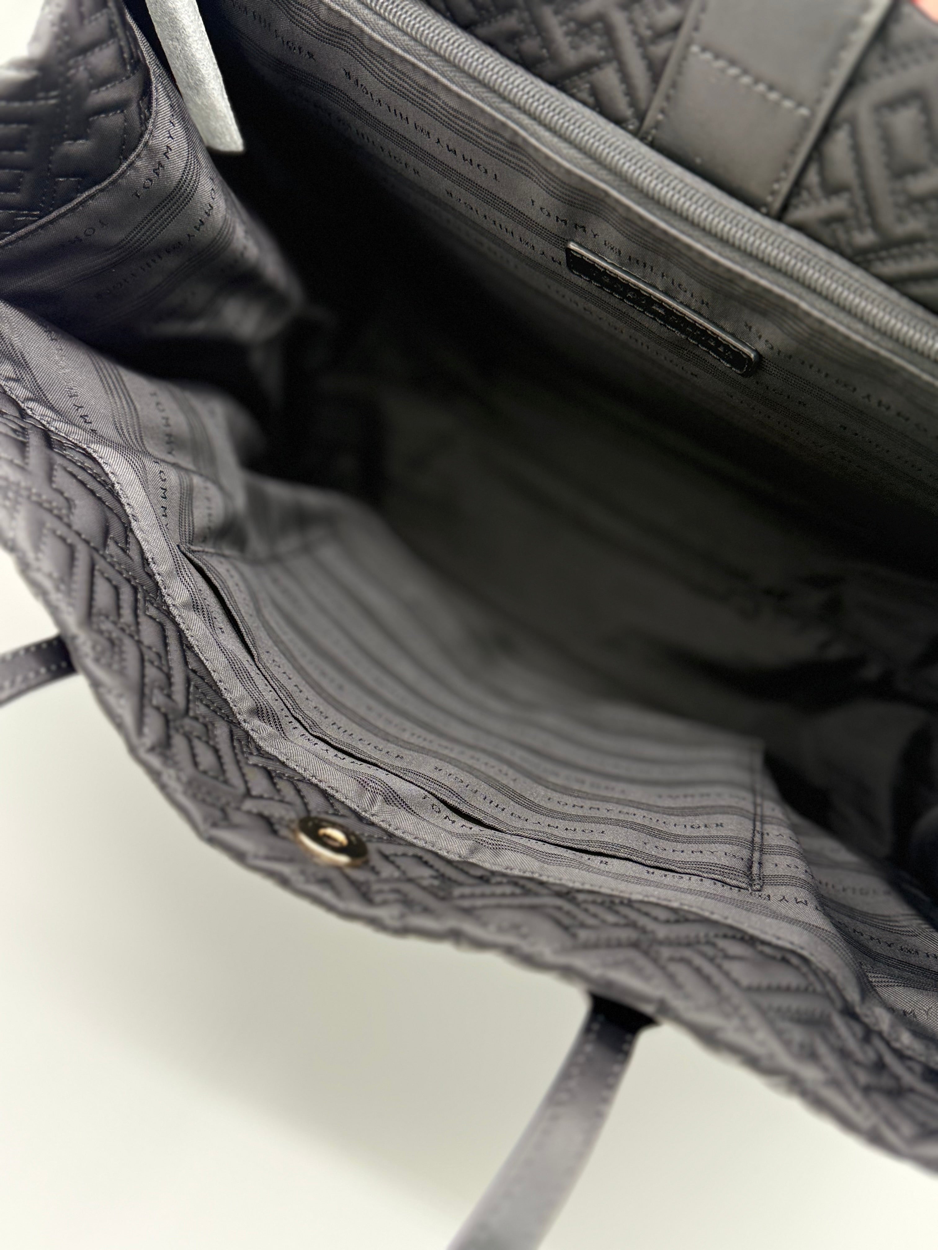 Tommy Hilfiger City Tote-Bag mit TH-Monogramm Black