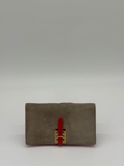 Fontana Milano 1915 Clutch Wallet on Chain Grau/Beige – frontal exklusiver Mailänder Luxus, Maison Deluxe Schweiz