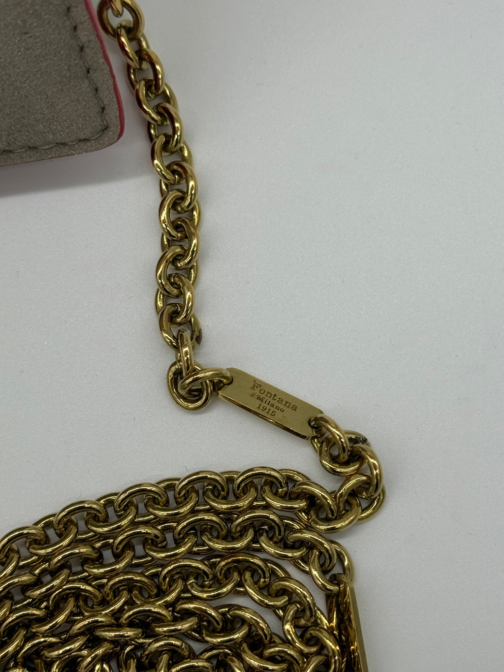 Filigrane goldfarbene Kette der Fontana Milano 1915 Clutch – abnehmbar, als Schultertasche tragbar