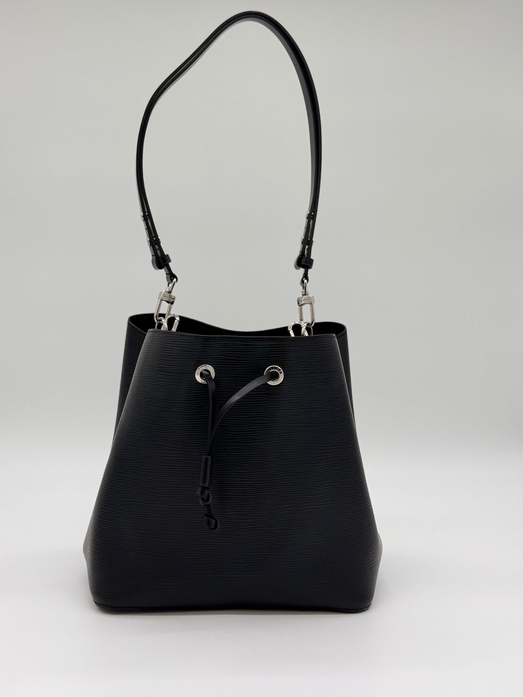 Louis Vuitton NéoNoé MM aus schwarzem Epi Leder