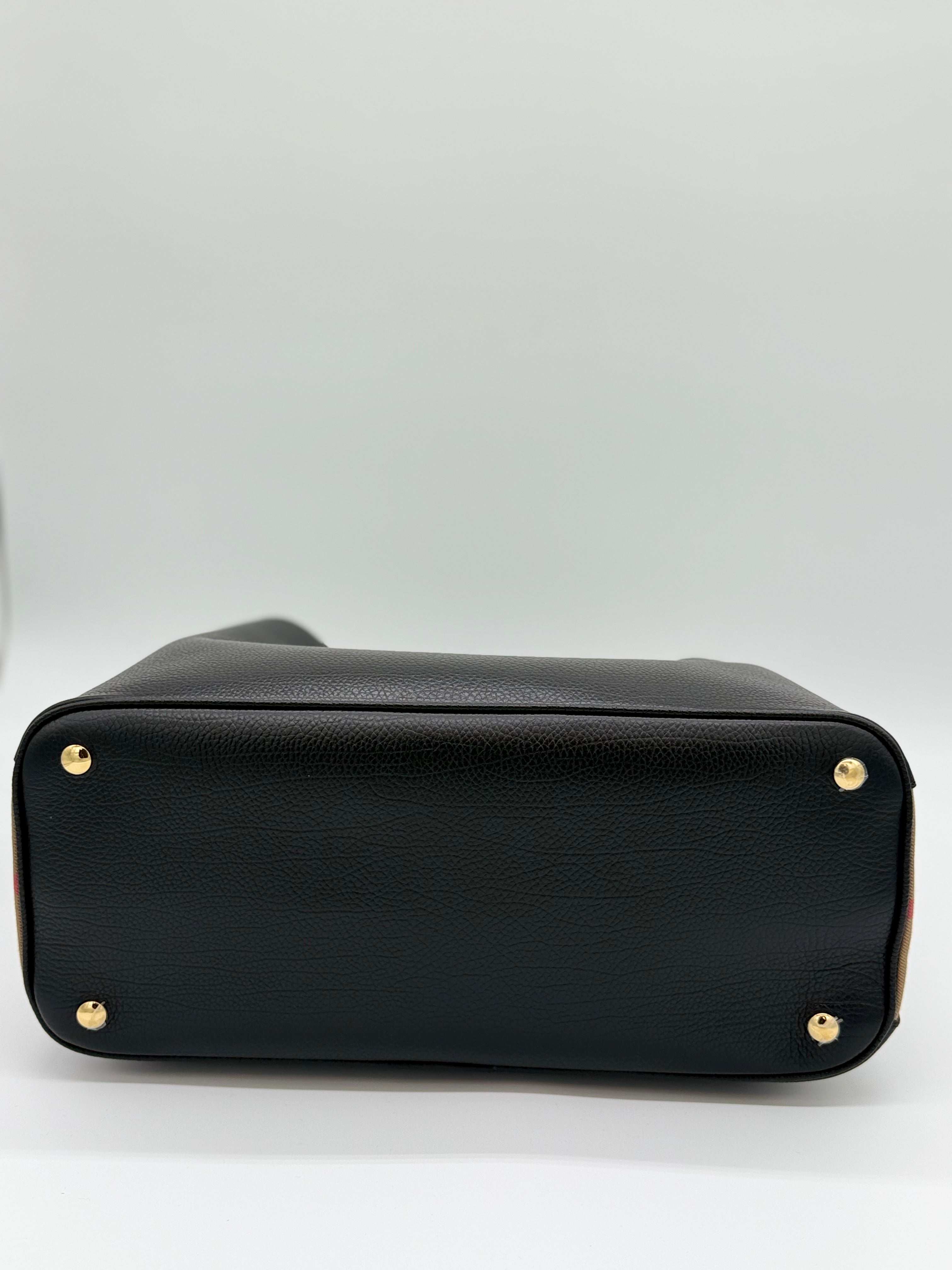 Burberry Bermondsey Tote Bag – Bodenansicht Kalbsleder