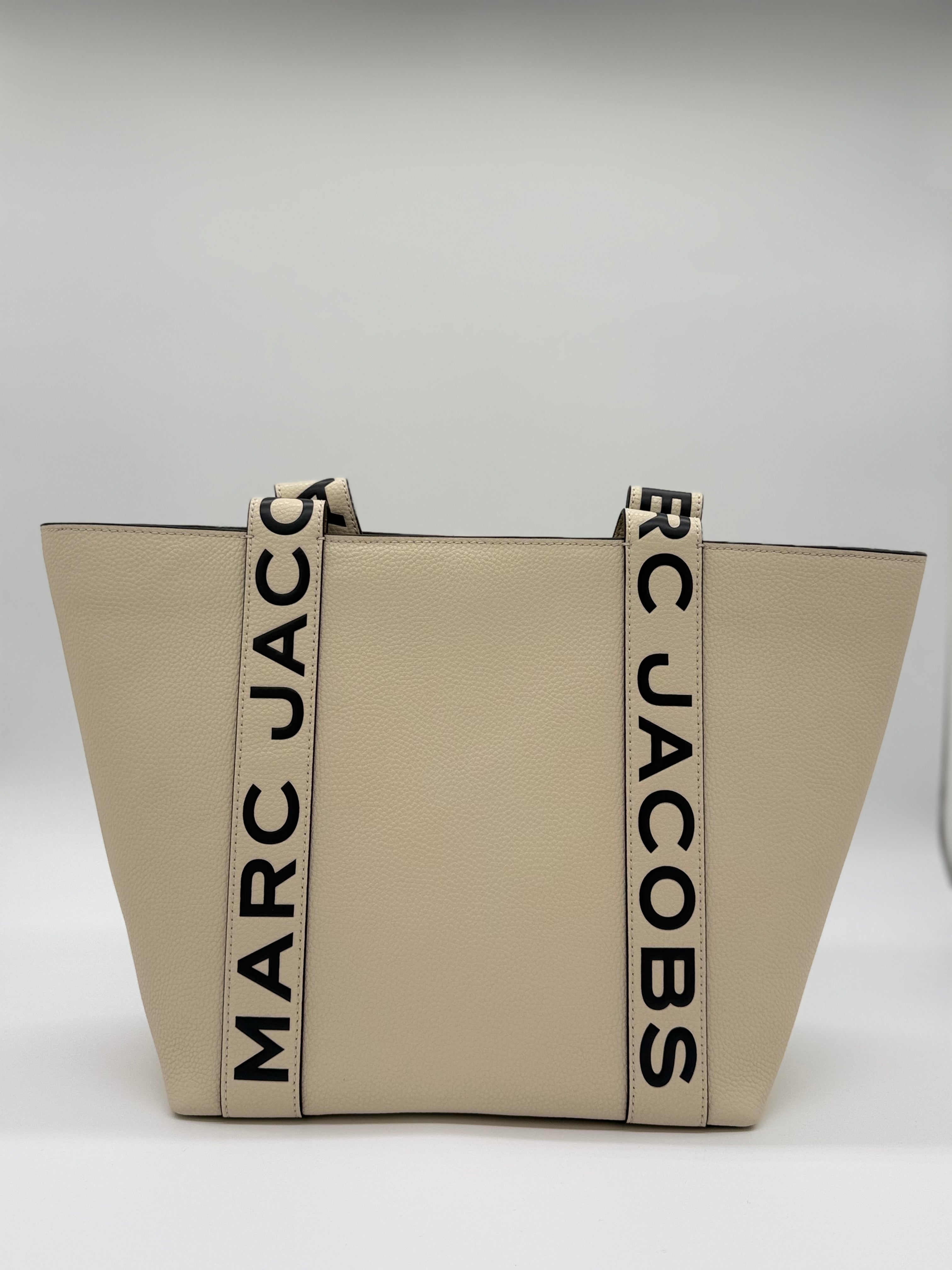 Marc Jacobs Marc-Et Tote Marshmallow – Rückansicht, minimalistisches Design