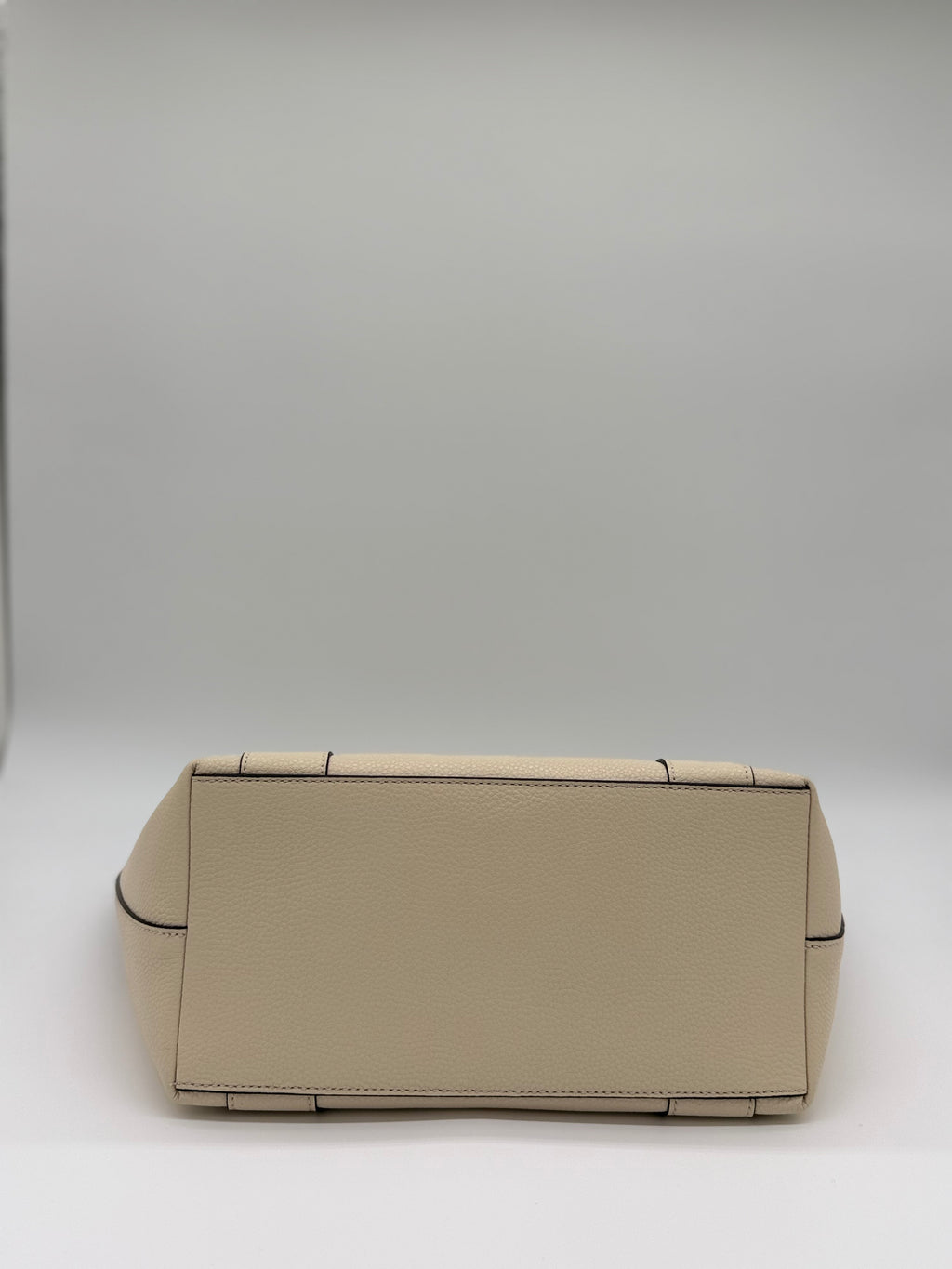Marc Jacobs Marc-Et Tote Marshmallow – Unterseite, robuste Verarbeitung