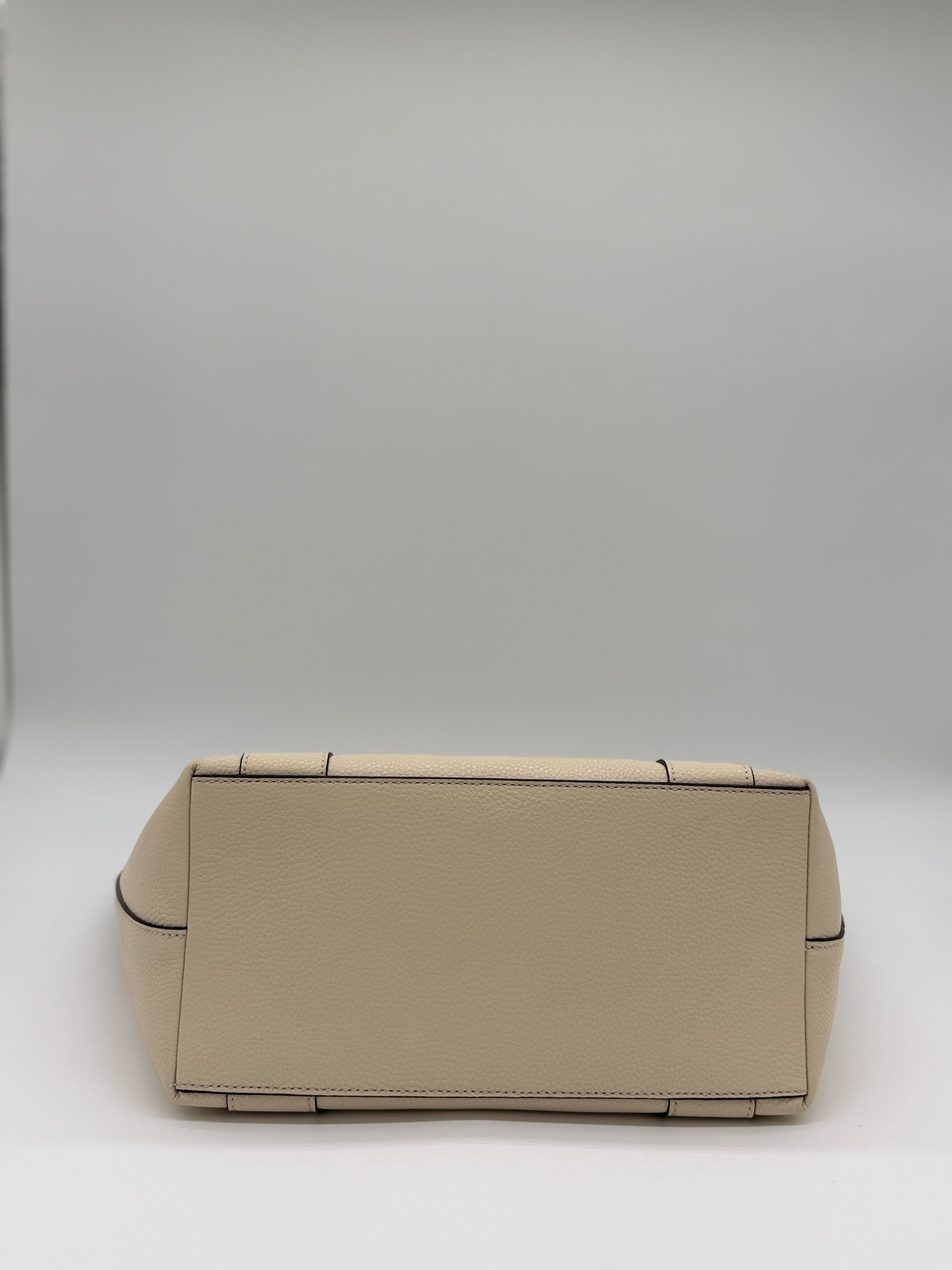 Marc Jacobs Marc-Et Tote Marshmallow – Unterseite, robuste Verarbeitung