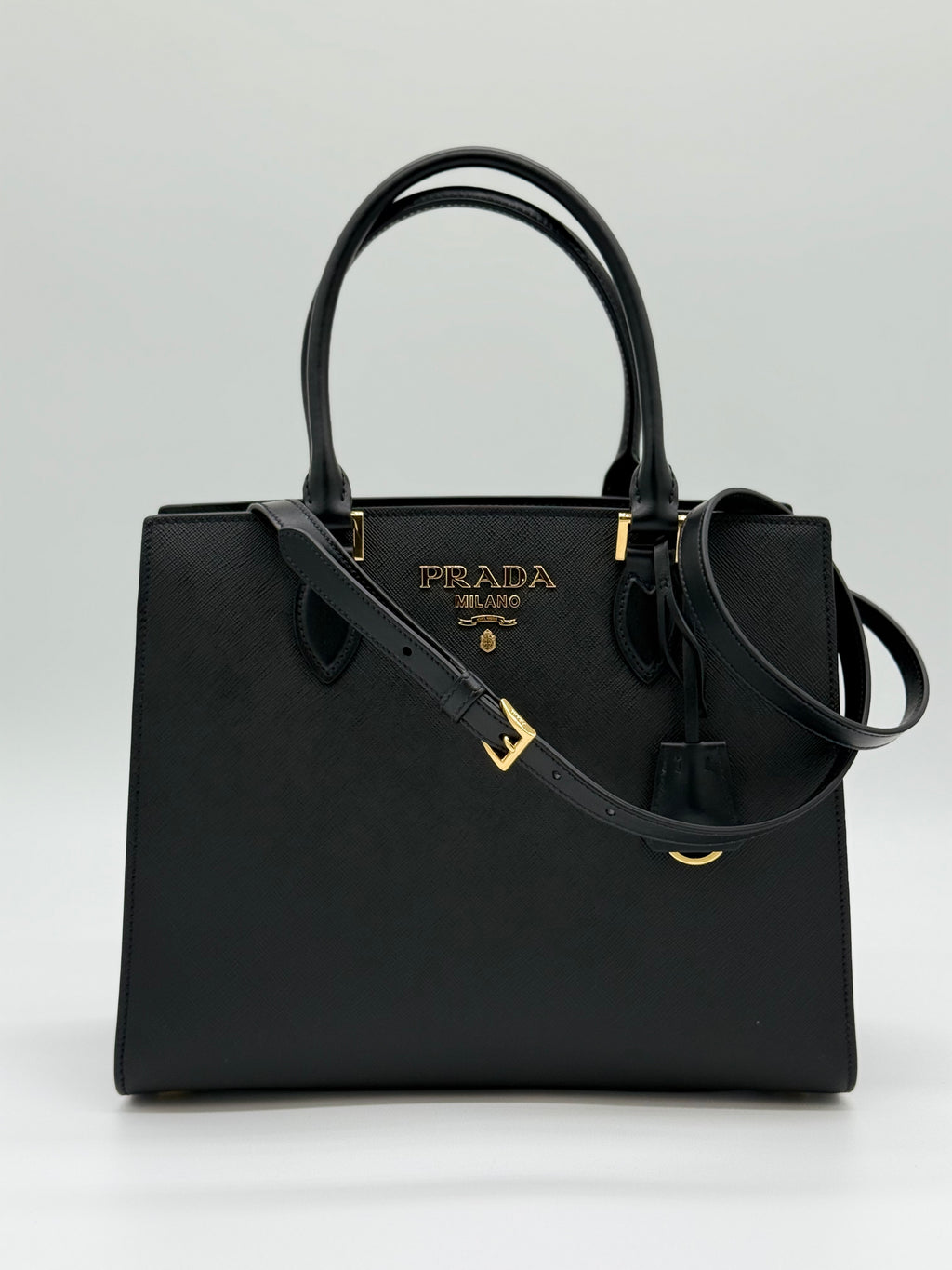 Schulterriemen rechts – Prada Saffiano Lux Tote mit Schulterriemen – Detailansicht rechts