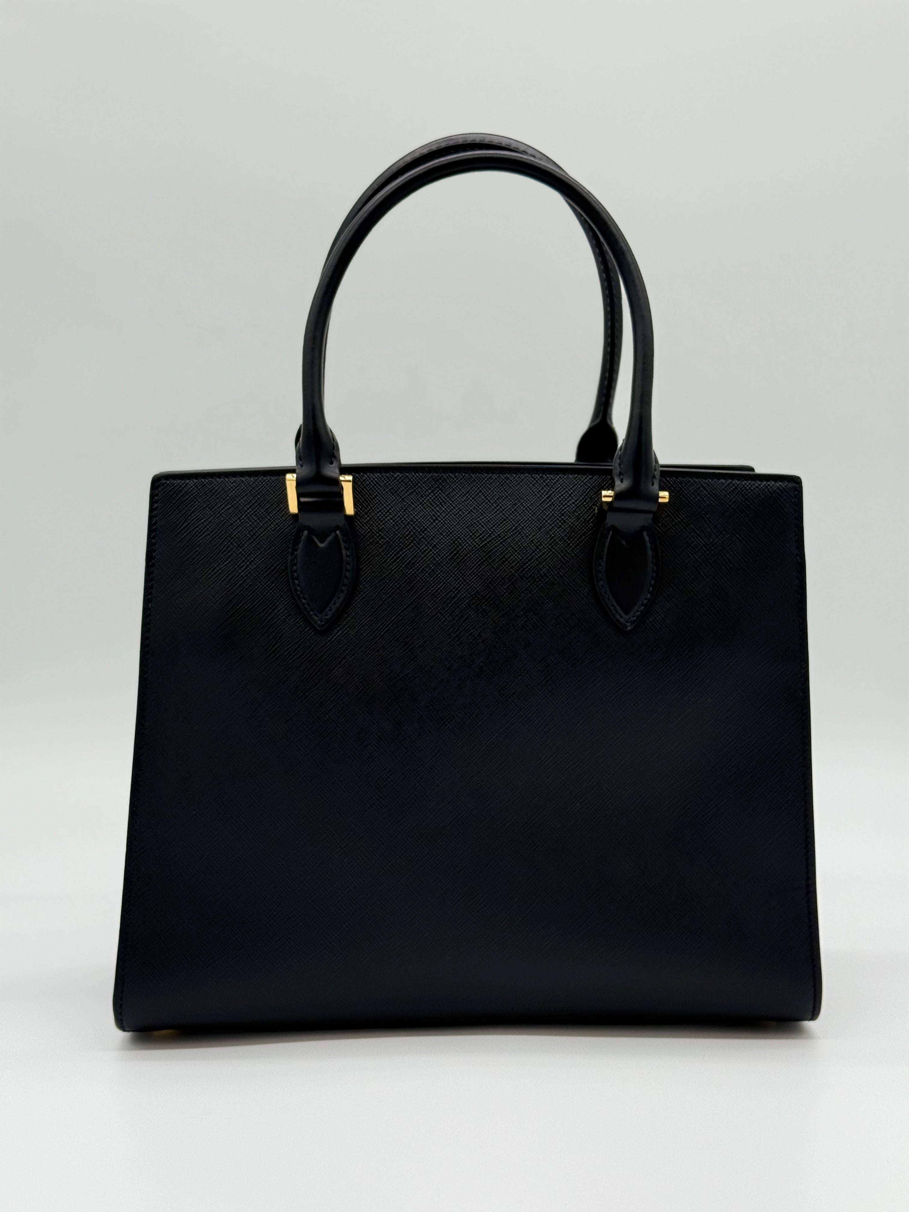 Hinten – Prada Saffiano Lux Tote Rückansicht – elegante Tote Bag aus Saffiano-Leder