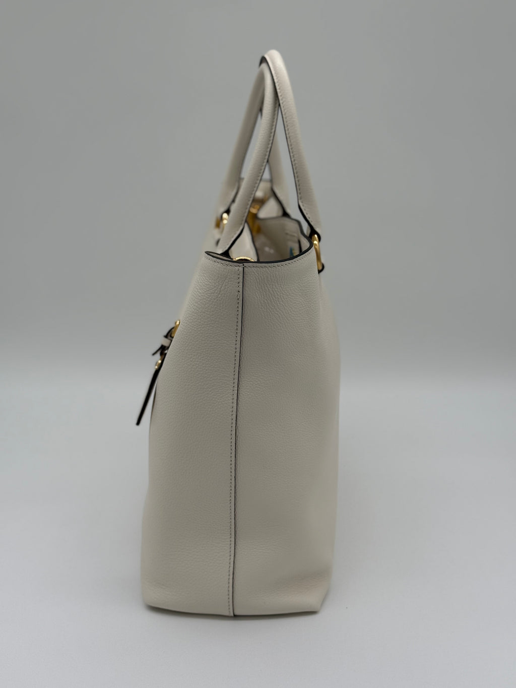Prada Vitello Phenix Bianco Tote Bag 1BG865 – Seitenansicht rechts