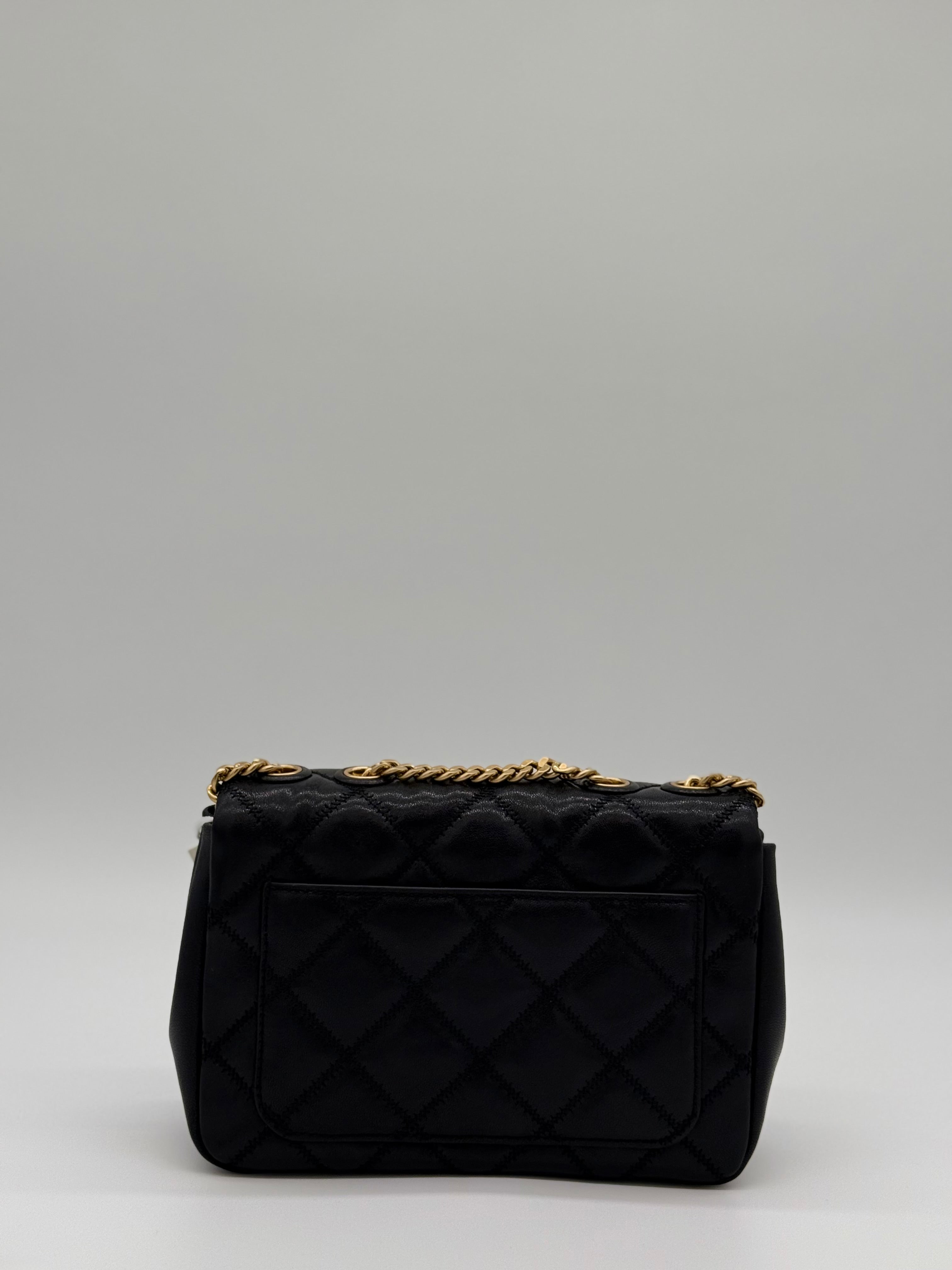Tory Burch Willa Small Shoulder Bag – Rückansicht, schwarzes Leder