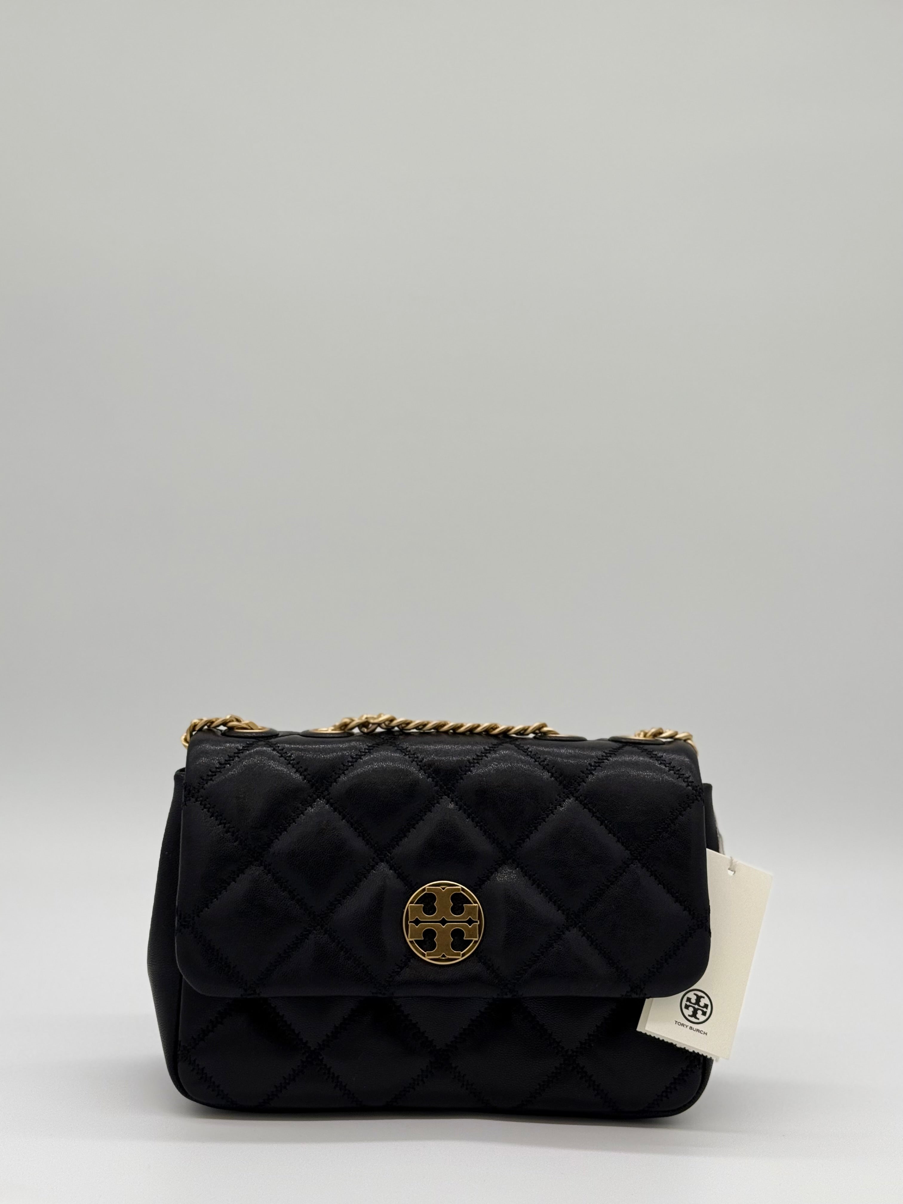 Tory Burch Willa Small Shoulder Bag Schwarz – Vorderansicht, Rautensteppung und Goldlogo
